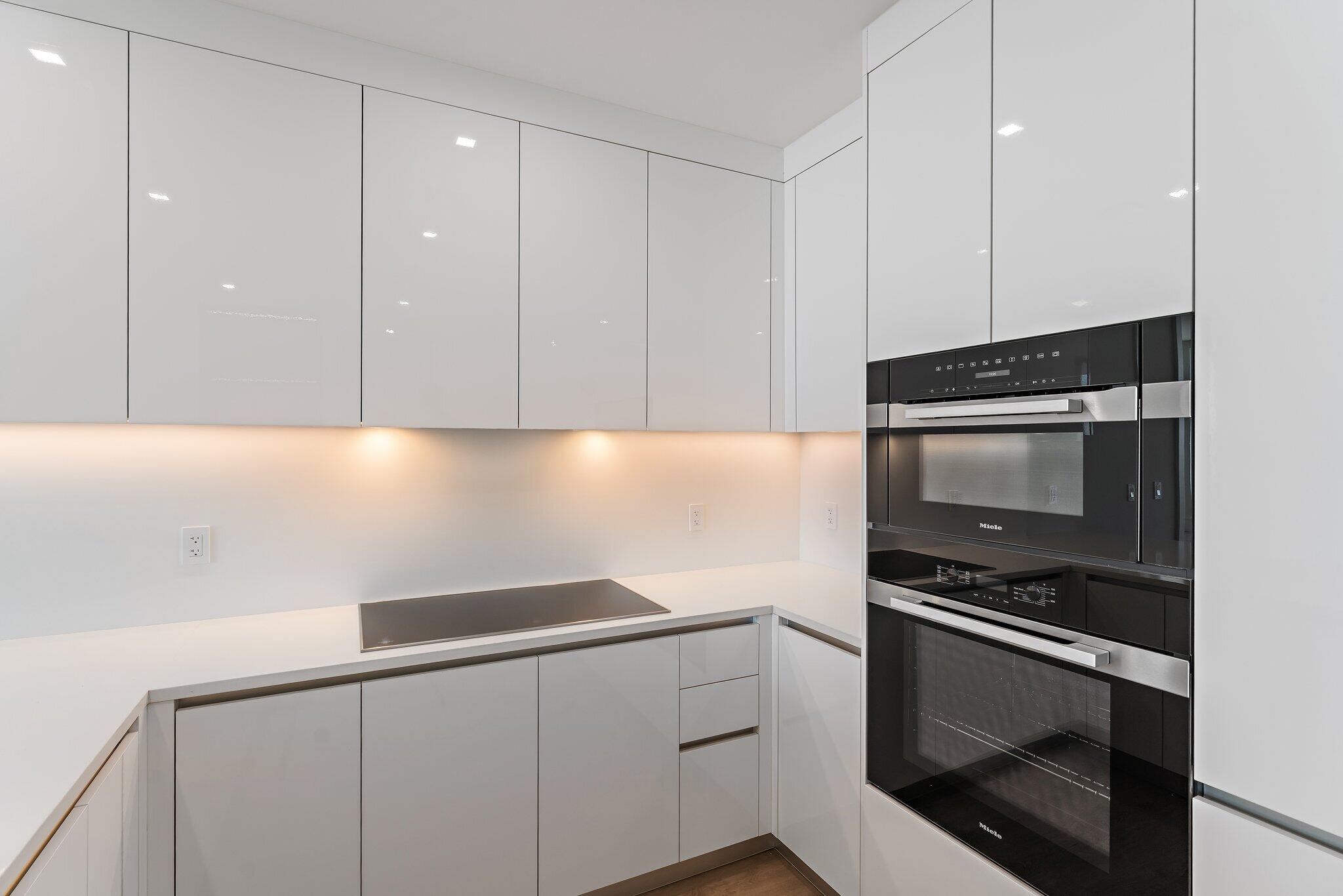 NAUTILUS 220 CONDO - Residential