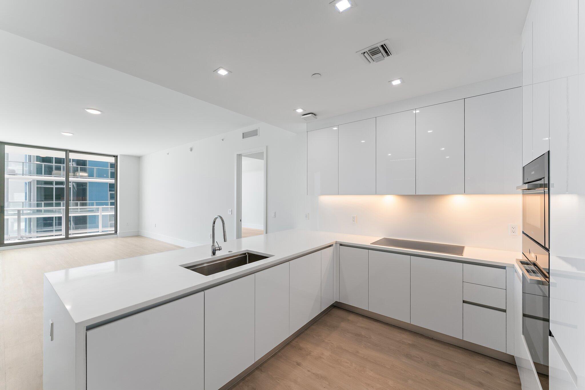 NAUTILUS 220 CONDO - Residential