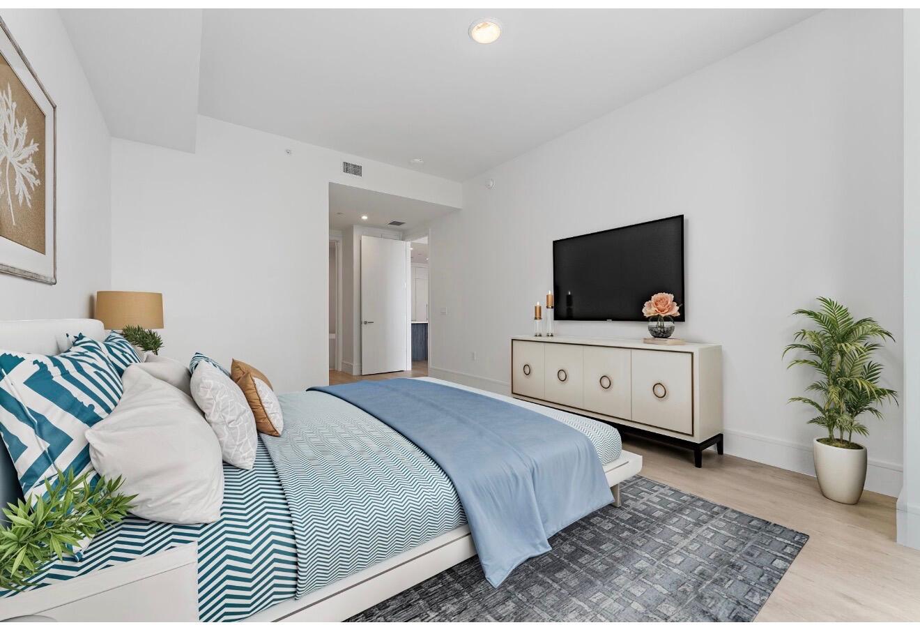 NAUTILUS 220 CONDO - Residential