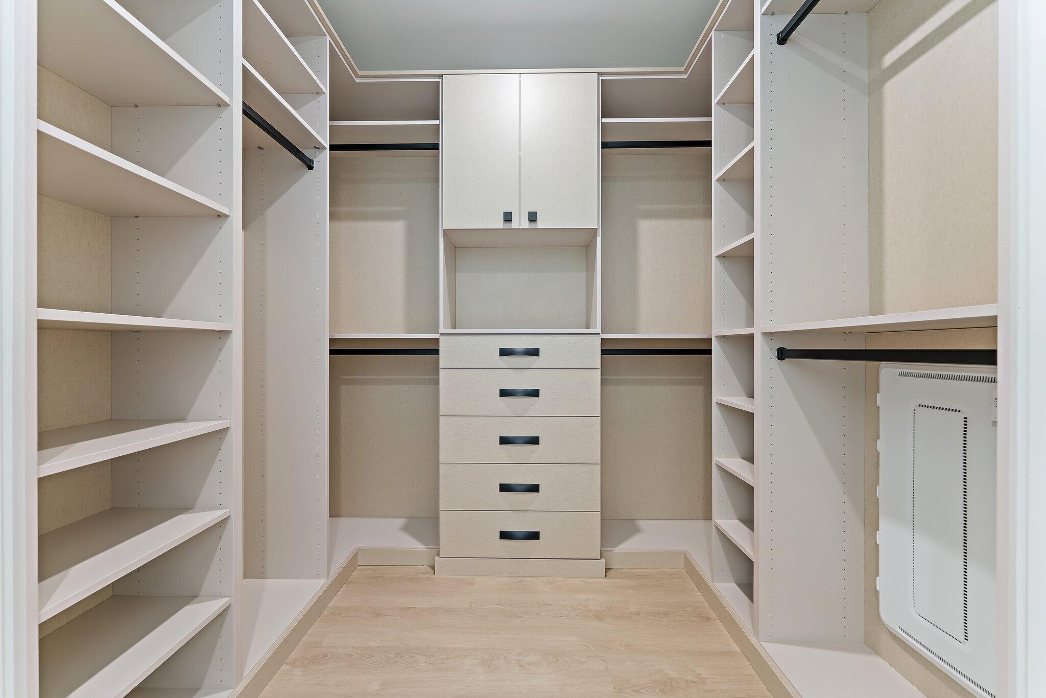 NAUTILUS 220 CONDO - Residential