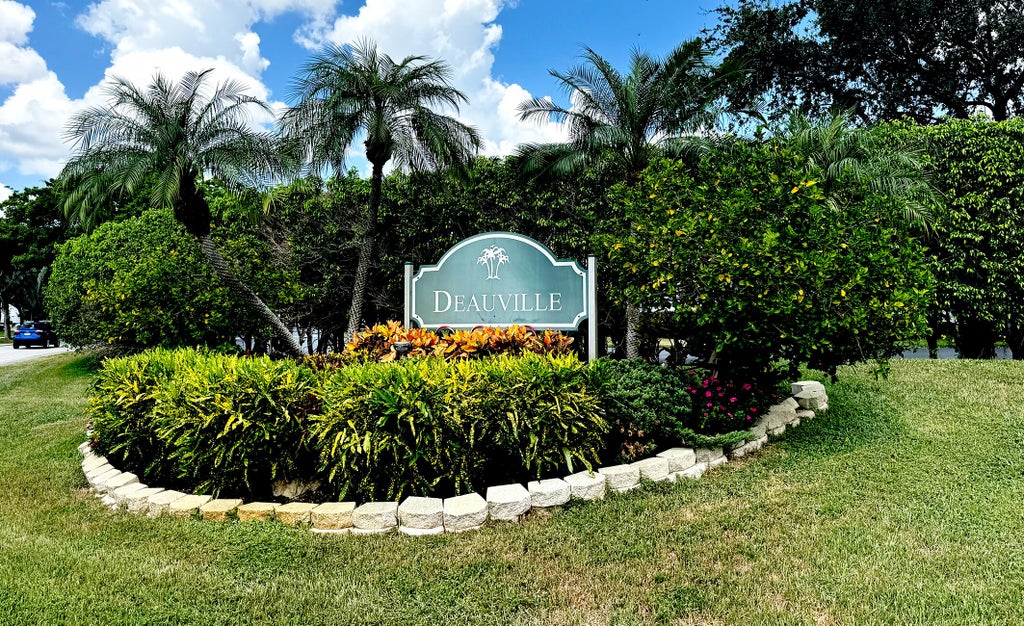 Photo of 14701 Cumberland Drive, Delray Beach, FL 33446 (MLS # B26072181)