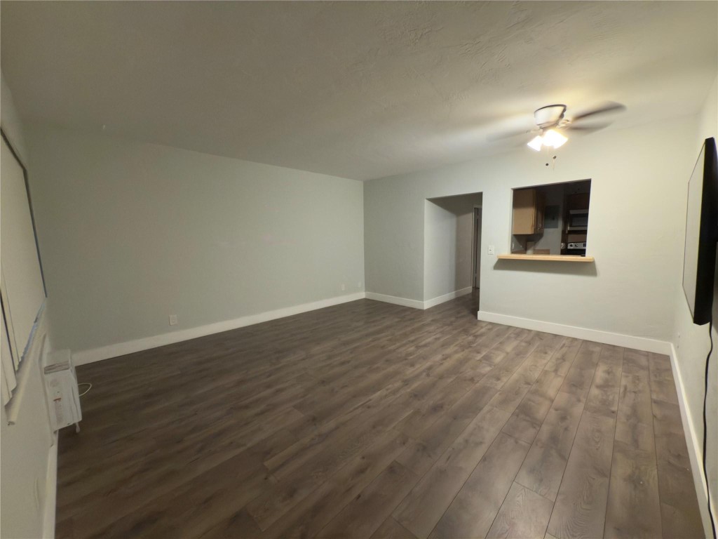 600 Layne Boulevard 117