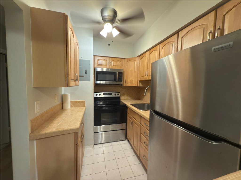 600 Layne Boulevard 117