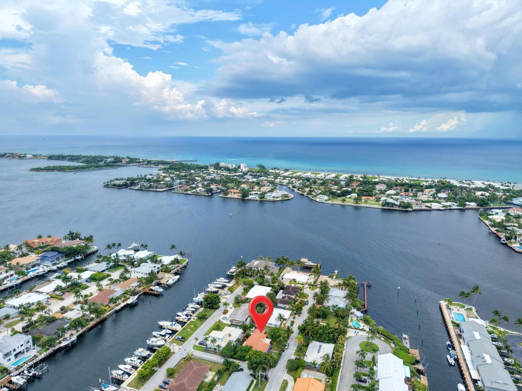 Photo of 815 South Road, Boynton Beach, FL 33435 (MLS # B26059044)