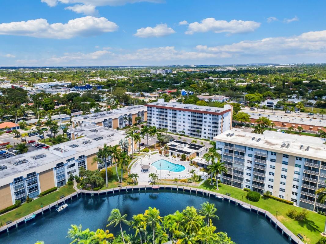 RIVER SHORES CONDO - Residential