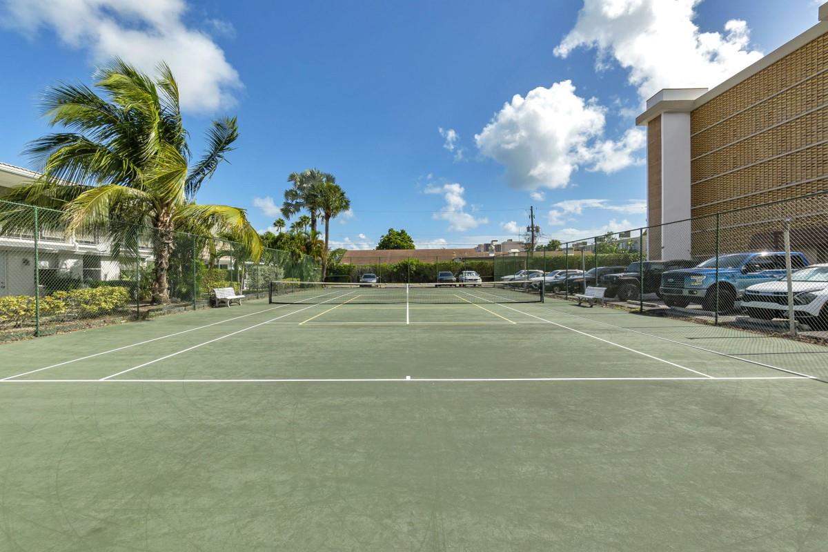 RIVER SHORES CONDO - Residential