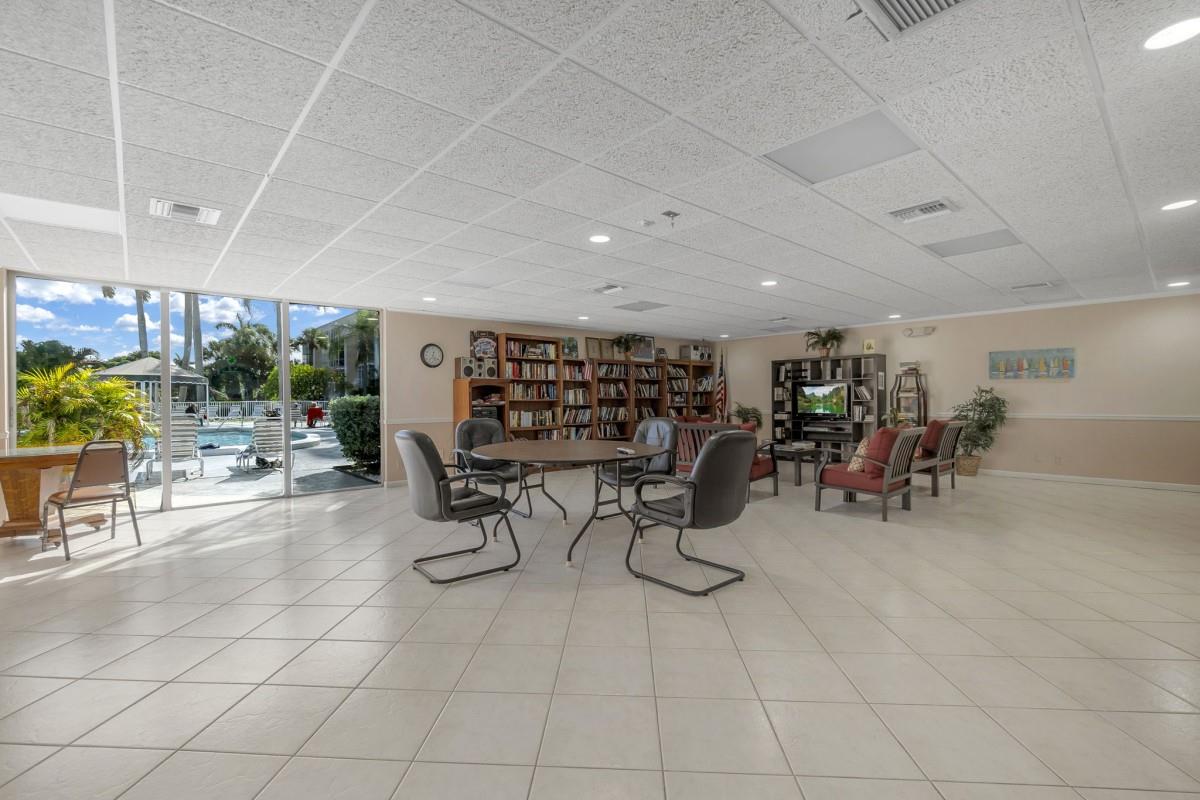 RIVER SHORES CONDO - Residential