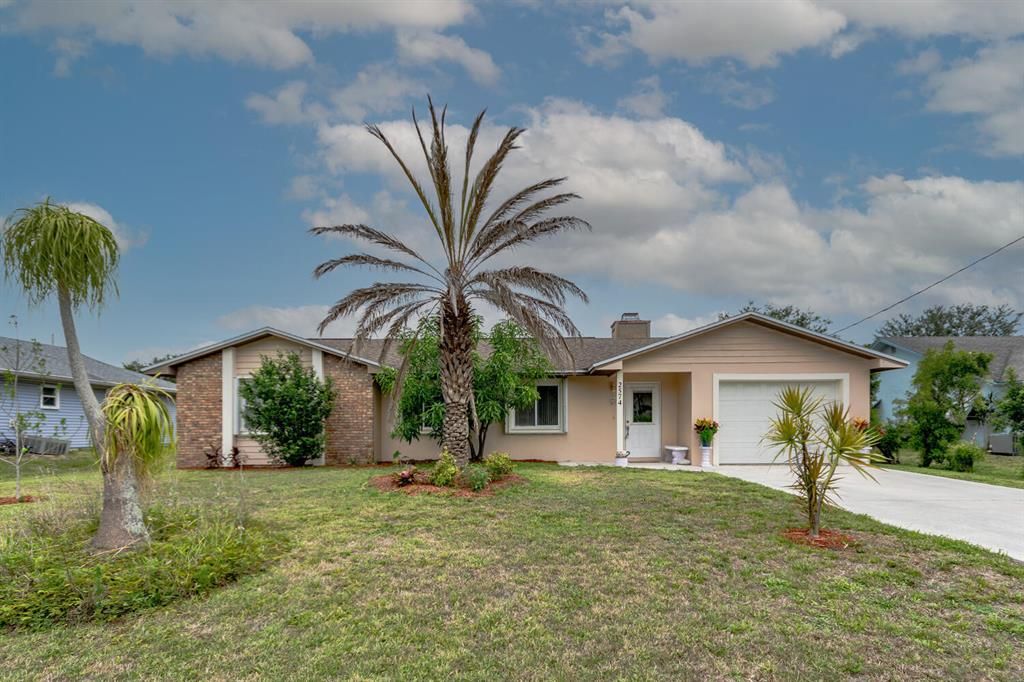 Photo of 2574 SE Lily Street St, Port St Lucie, FL 34953 (MLS # R10724203)