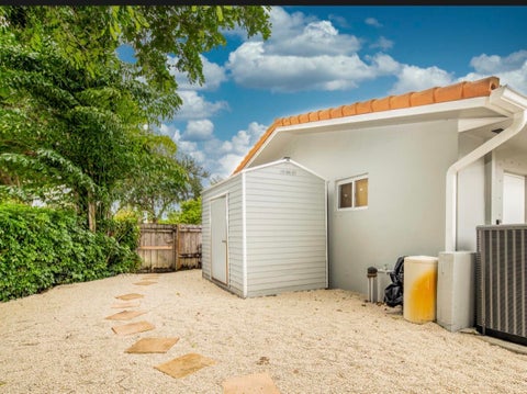 Tiny photo for 4318 TAYLOR Street, Hollywood, FL 33021 (MLS # B26078381)