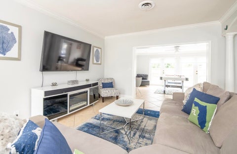 Tiny photo for 4318 TAYLOR Street, Hollywood, FL 33021 (MLS # B26078381)