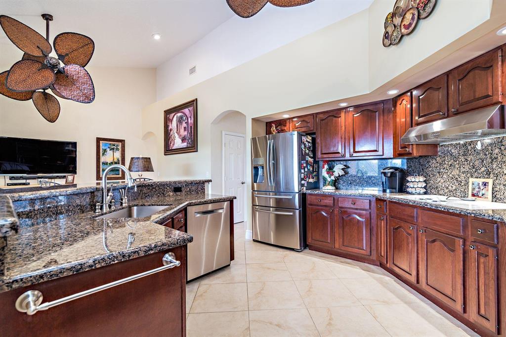 Crystal Pointe - Residential