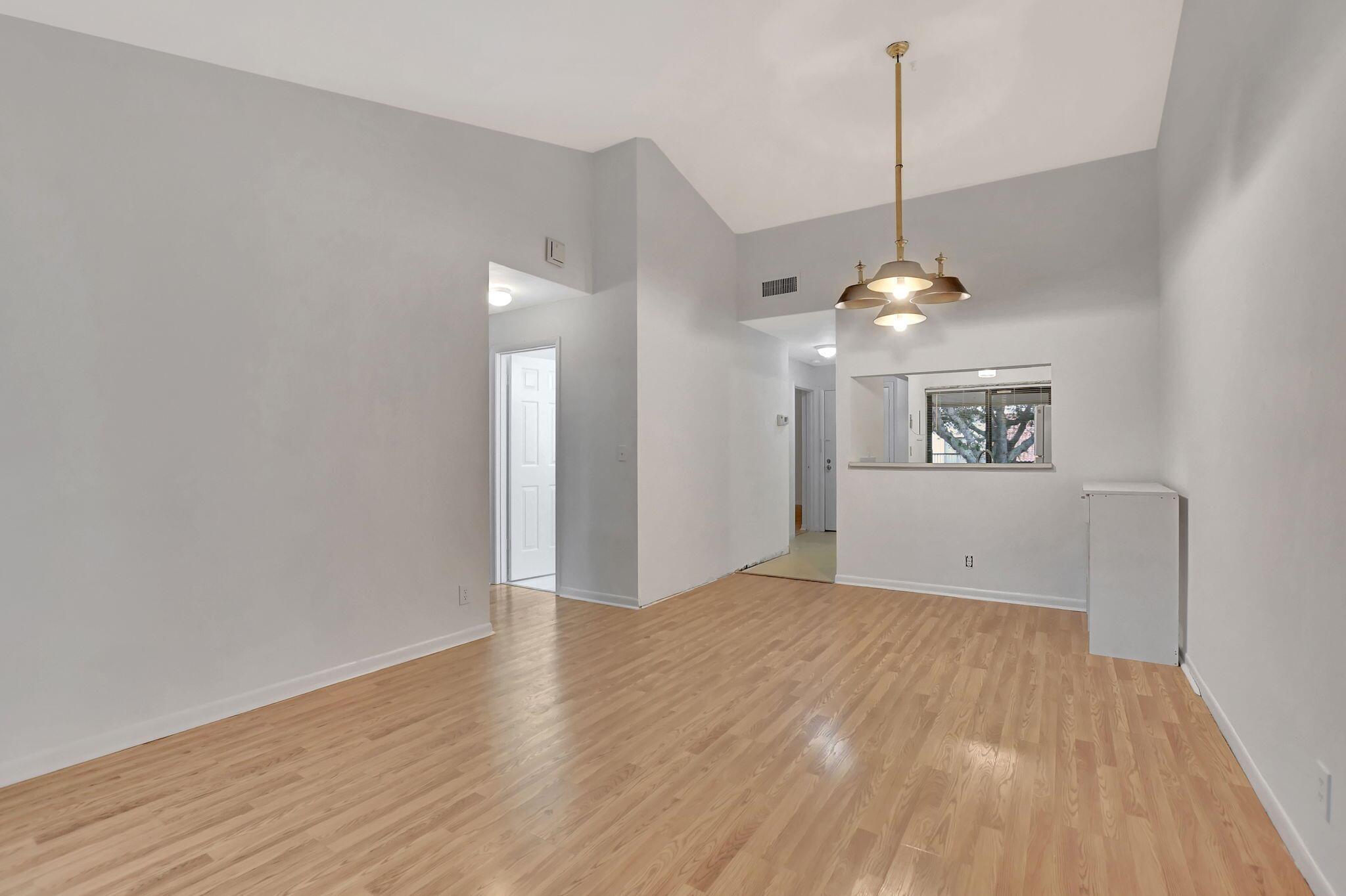 3939 NE 5th Avenue D201