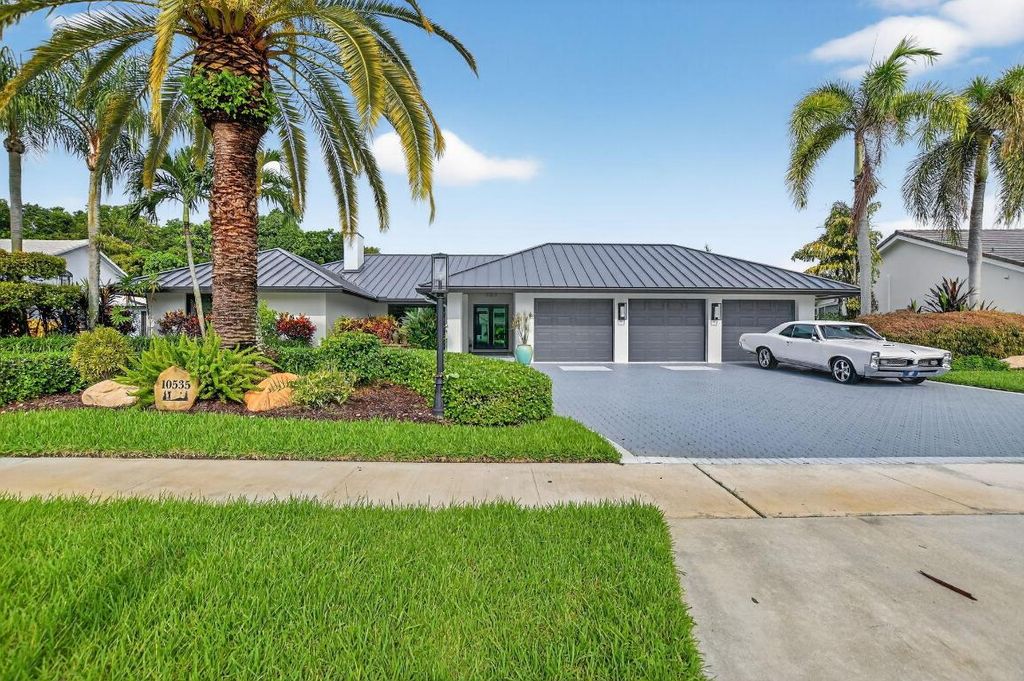 Photo of 10535 Boca Woods Lane, Boca Raton, FL 33428 (MLS # R11128399)