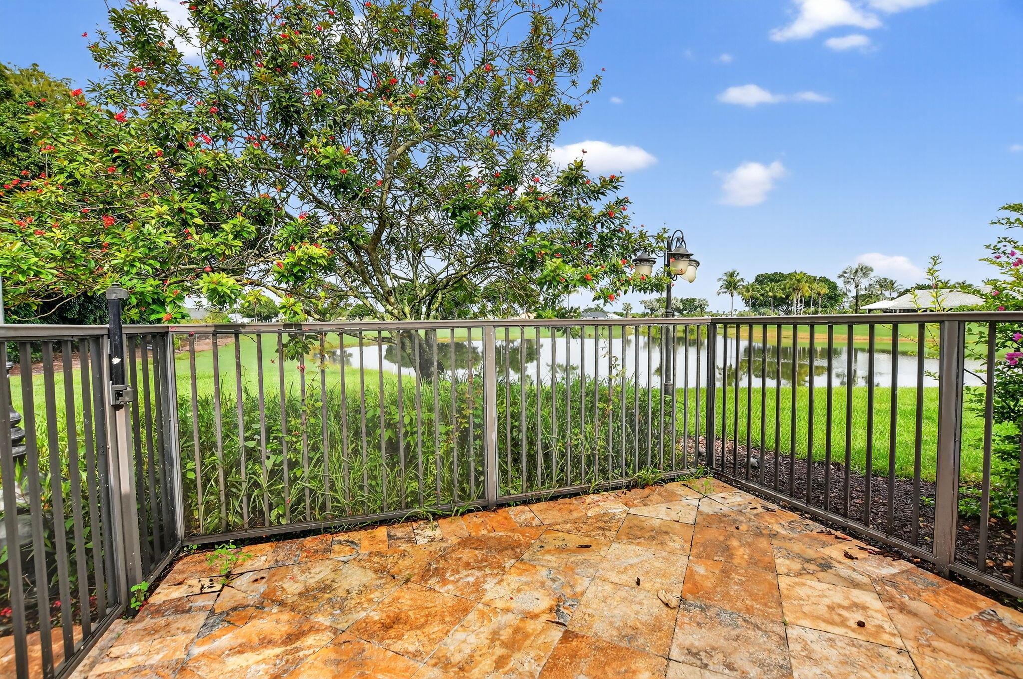 BOCA WOODS COUNTRY CLUB P - Residential