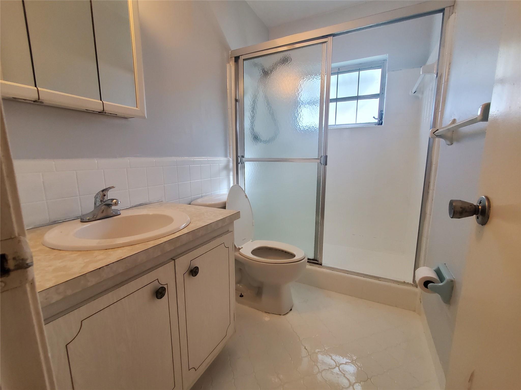 Westwood Commy 4 77-45 B - Residential