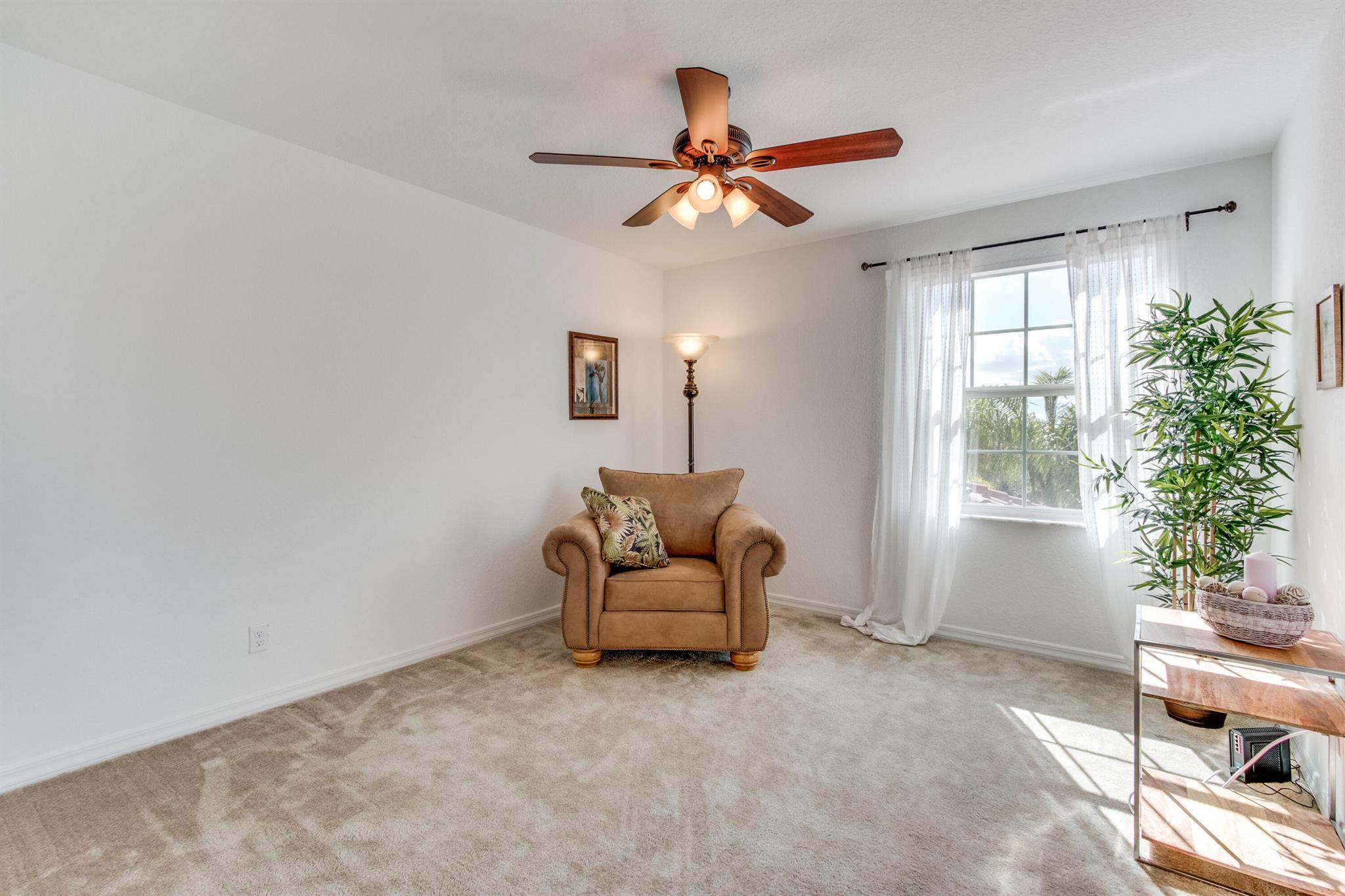 OAKMONT ESTATES - Residential Lease