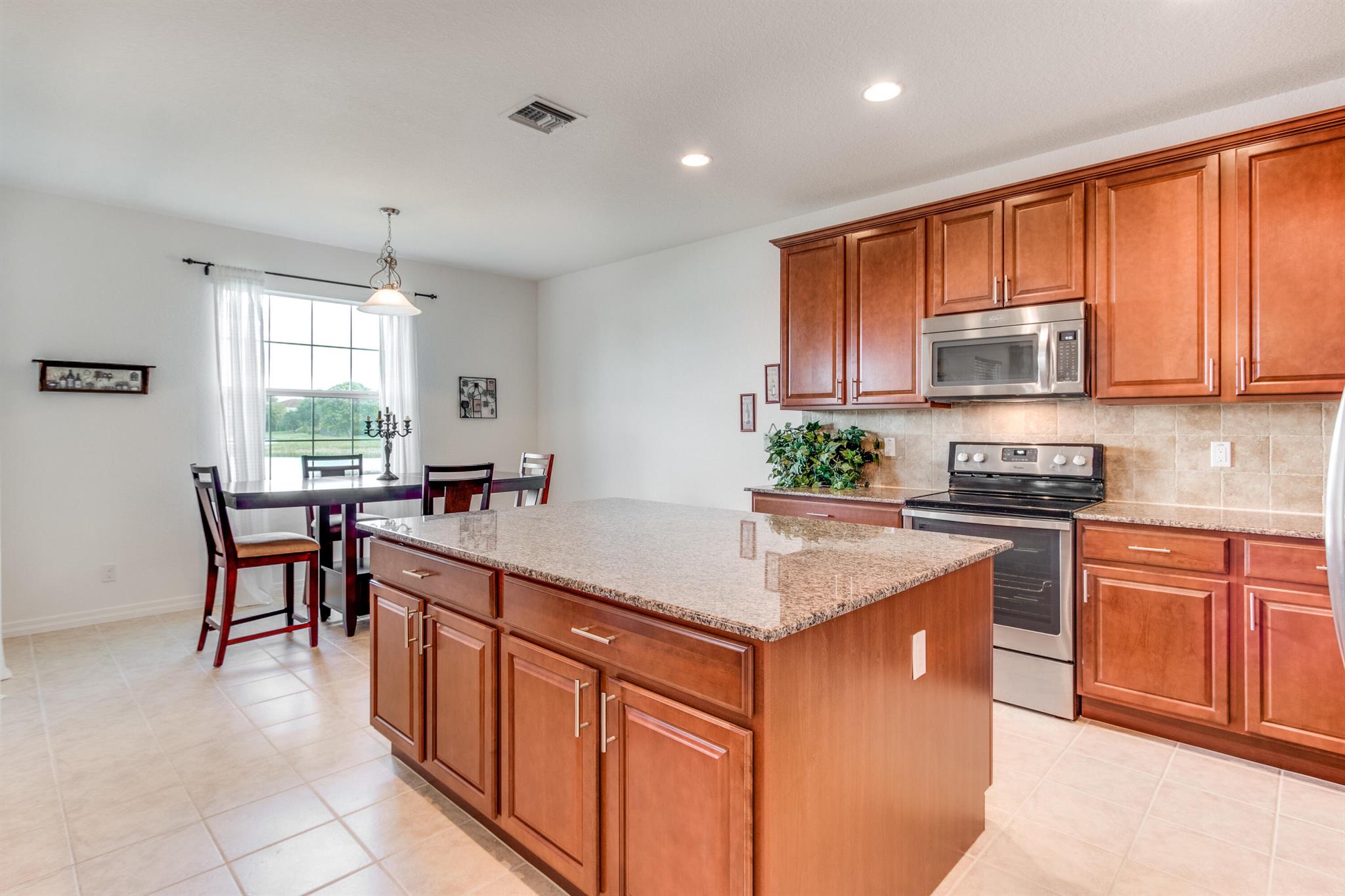 OAKMONT ESTATES - Residential Lease