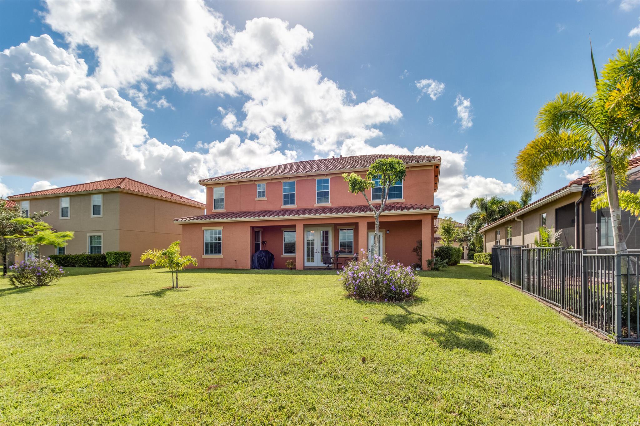 OAKMONT ESTATES - Residential Lease