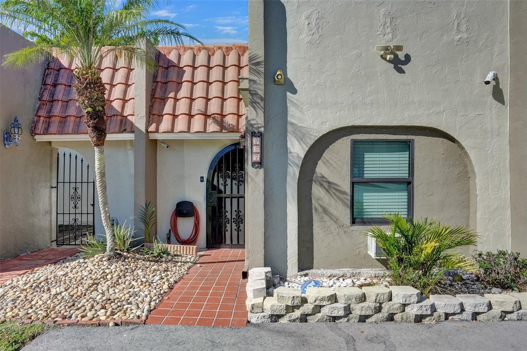 Photo of 257 Jacaranda Drive #30, Plantation, FL 33324 (MLS # F10472314)