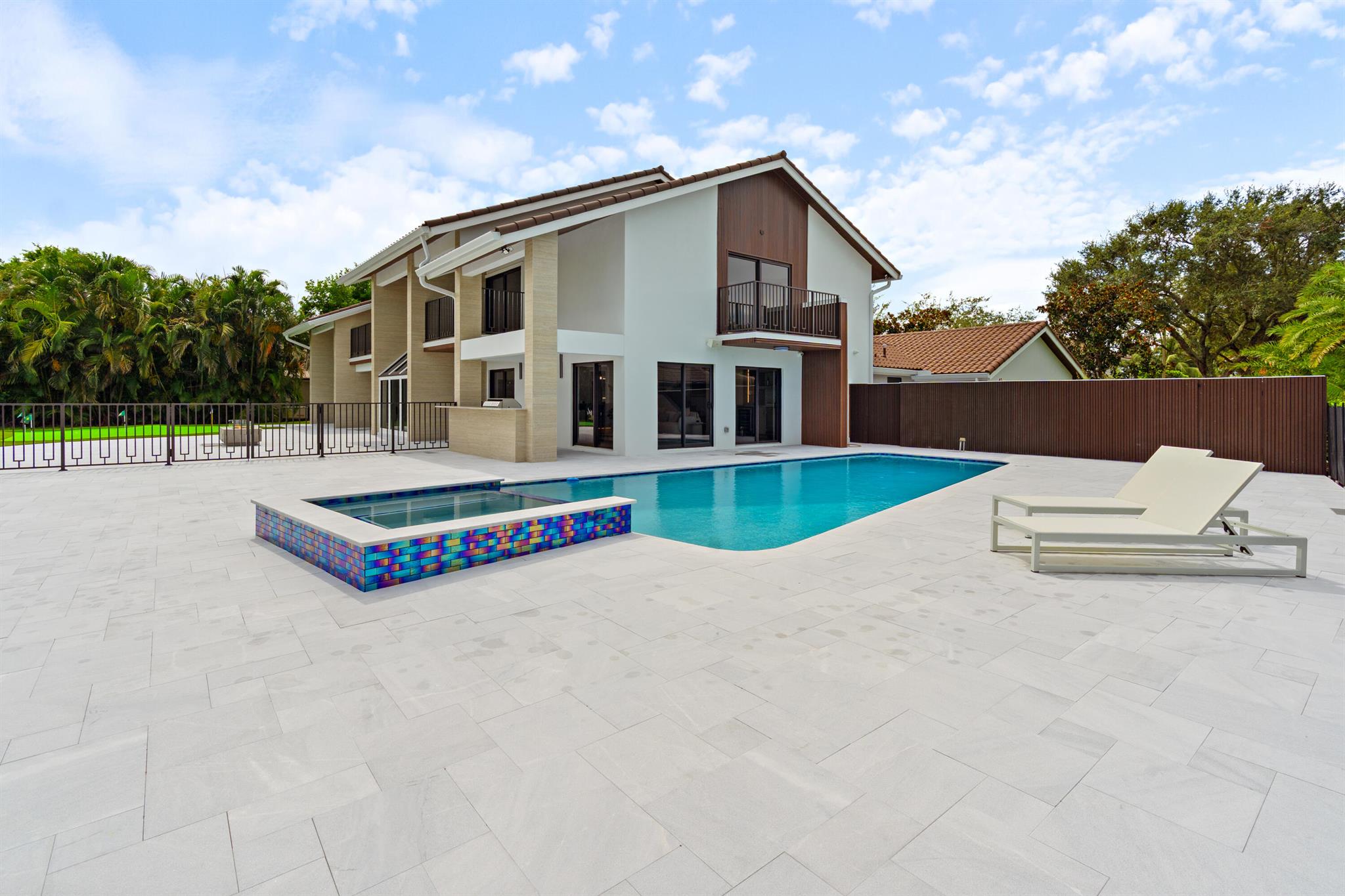 PRESIDENT COUNTRY CLUB 4 - Residential