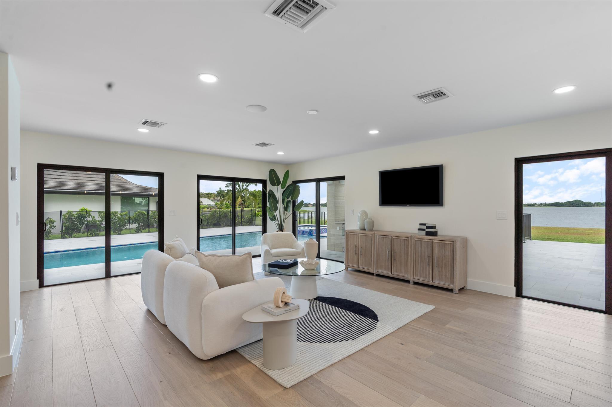 PRESIDENT COUNTRY CLUB 4 - Residential