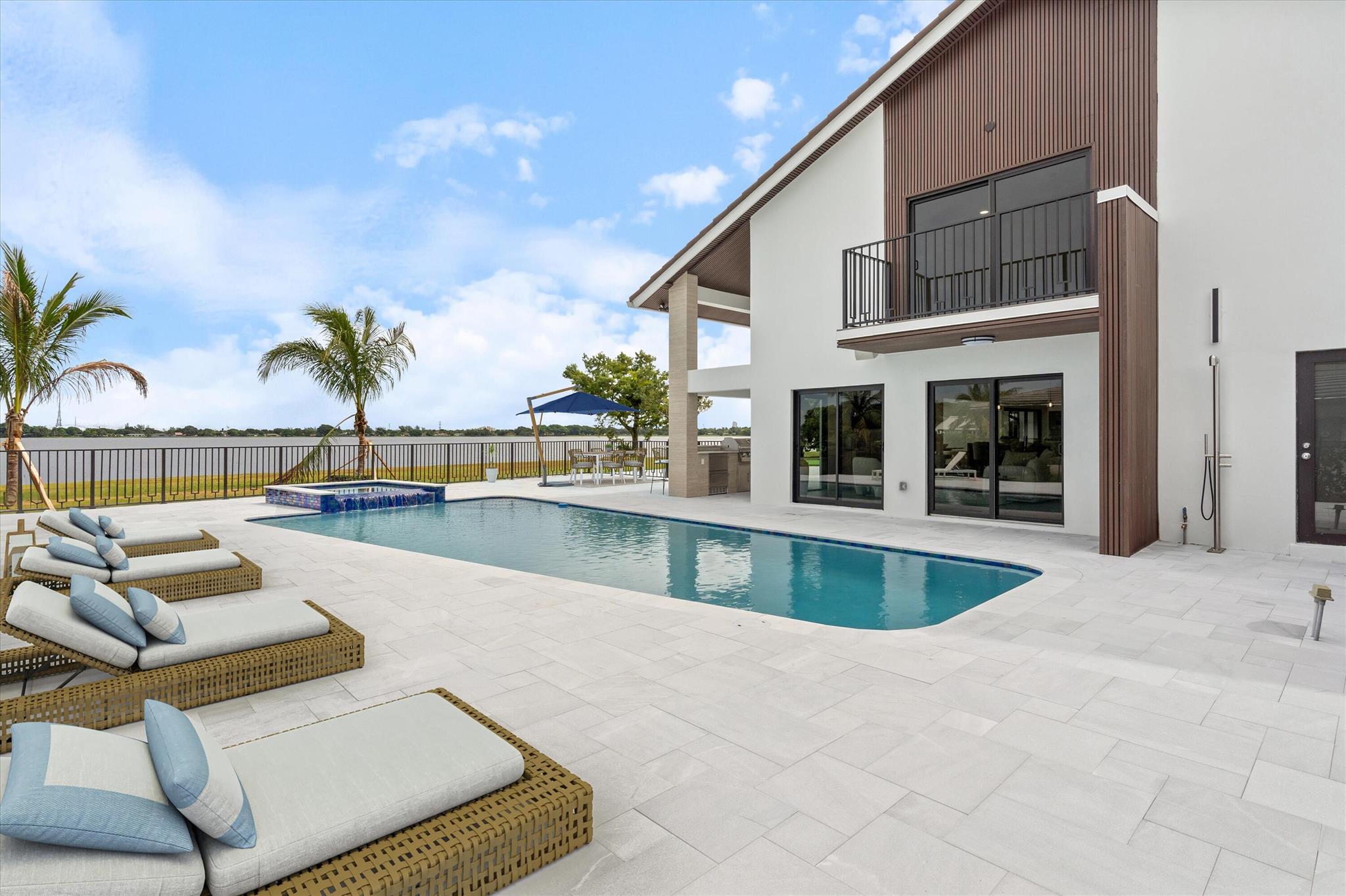 PRESIDENT COUNTRY CLUB 4 - Residential