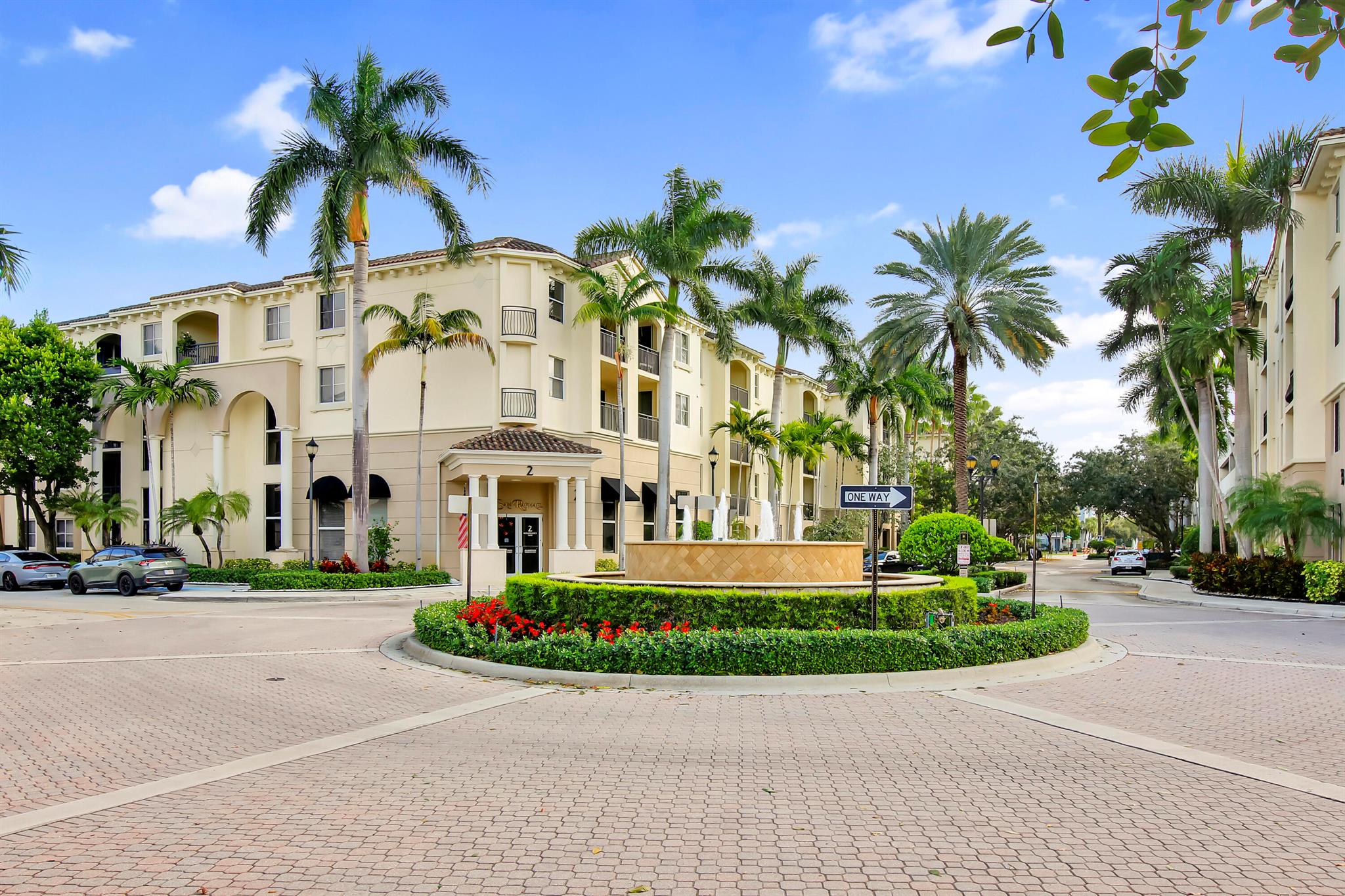 SAN RAPHAEL CONDO - Residential