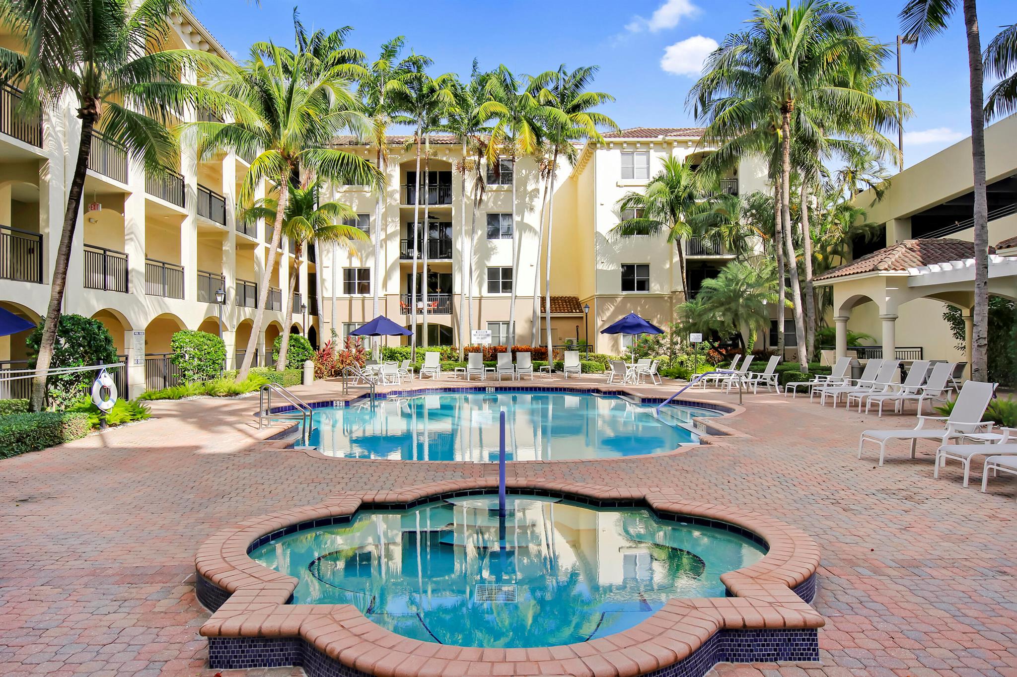 SAN RAPHAEL CONDO - Residential