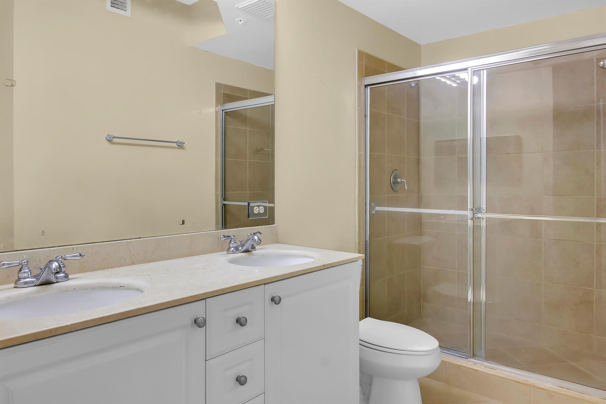 SAN RAPHAEL CONDO - Residential