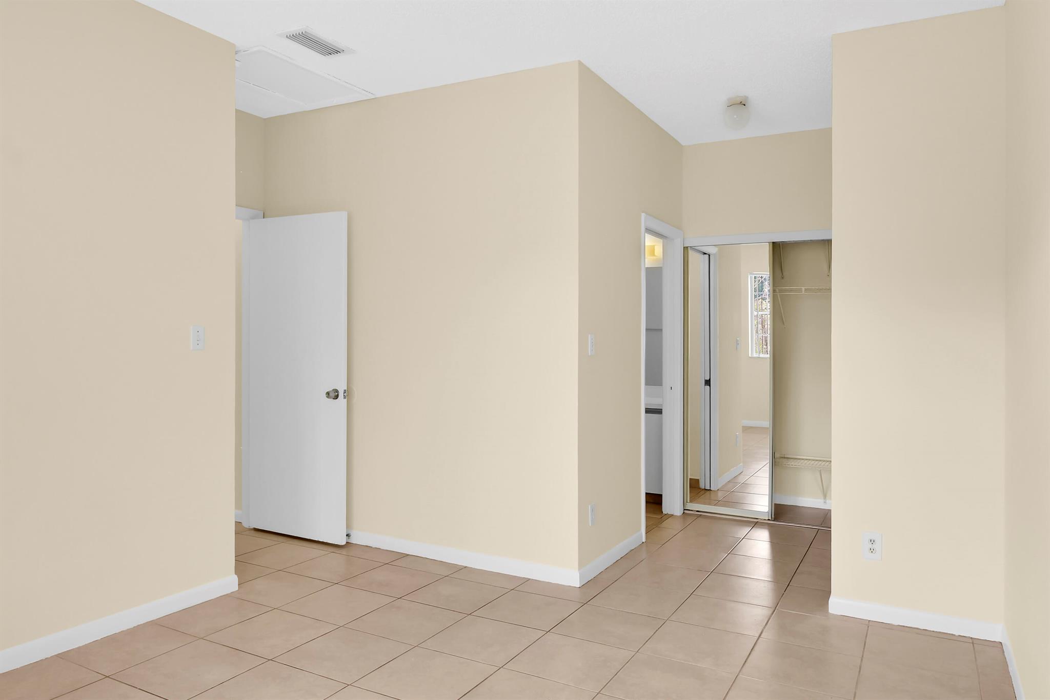 SAN RAPHAEL CONDO - Residential