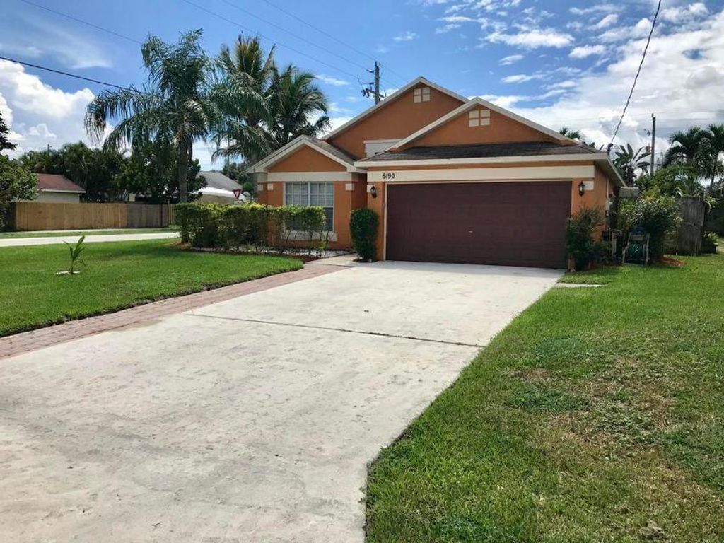 Photo of 6190 Lauderdale Street, Jupiter, FL 33458 (MLS # R10702397)