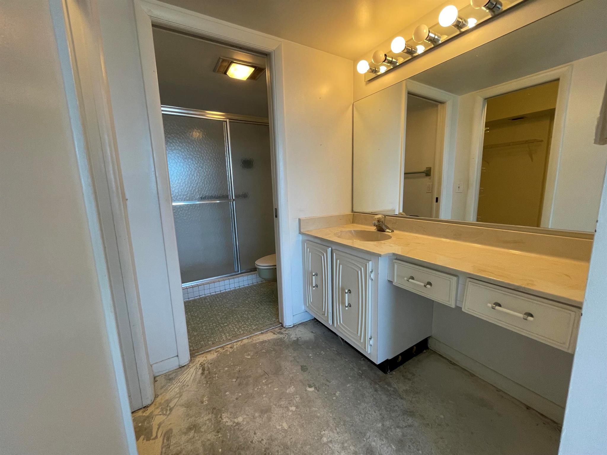 TROPIC BAY CONDO - Residential