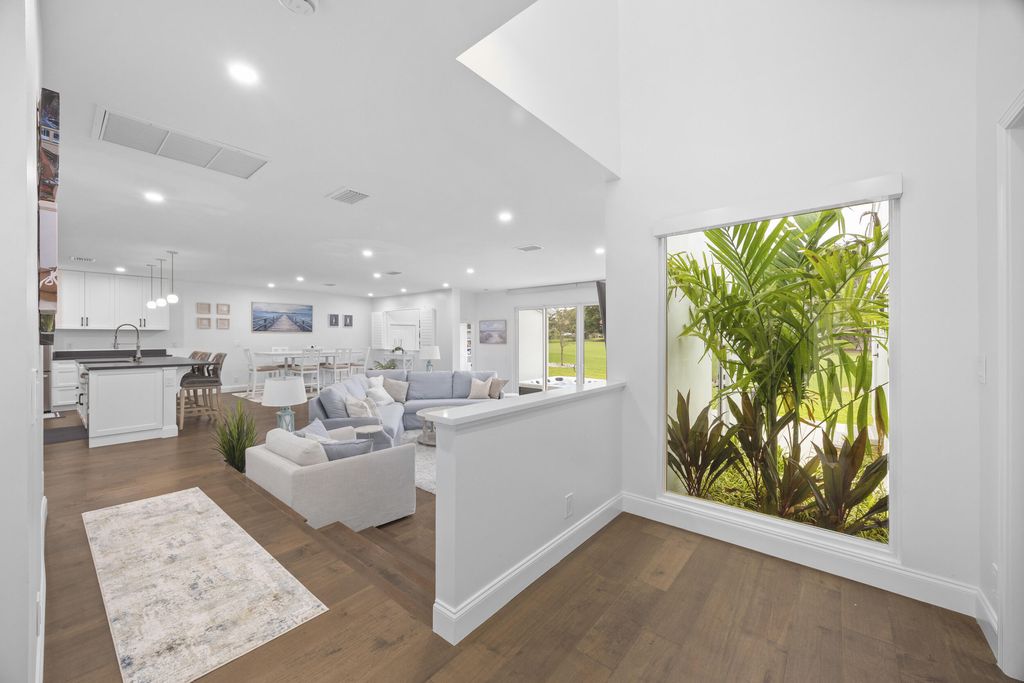 Photo of 17235 Bay Street, Jupiter, FL 33477 (MLS # B26004808)