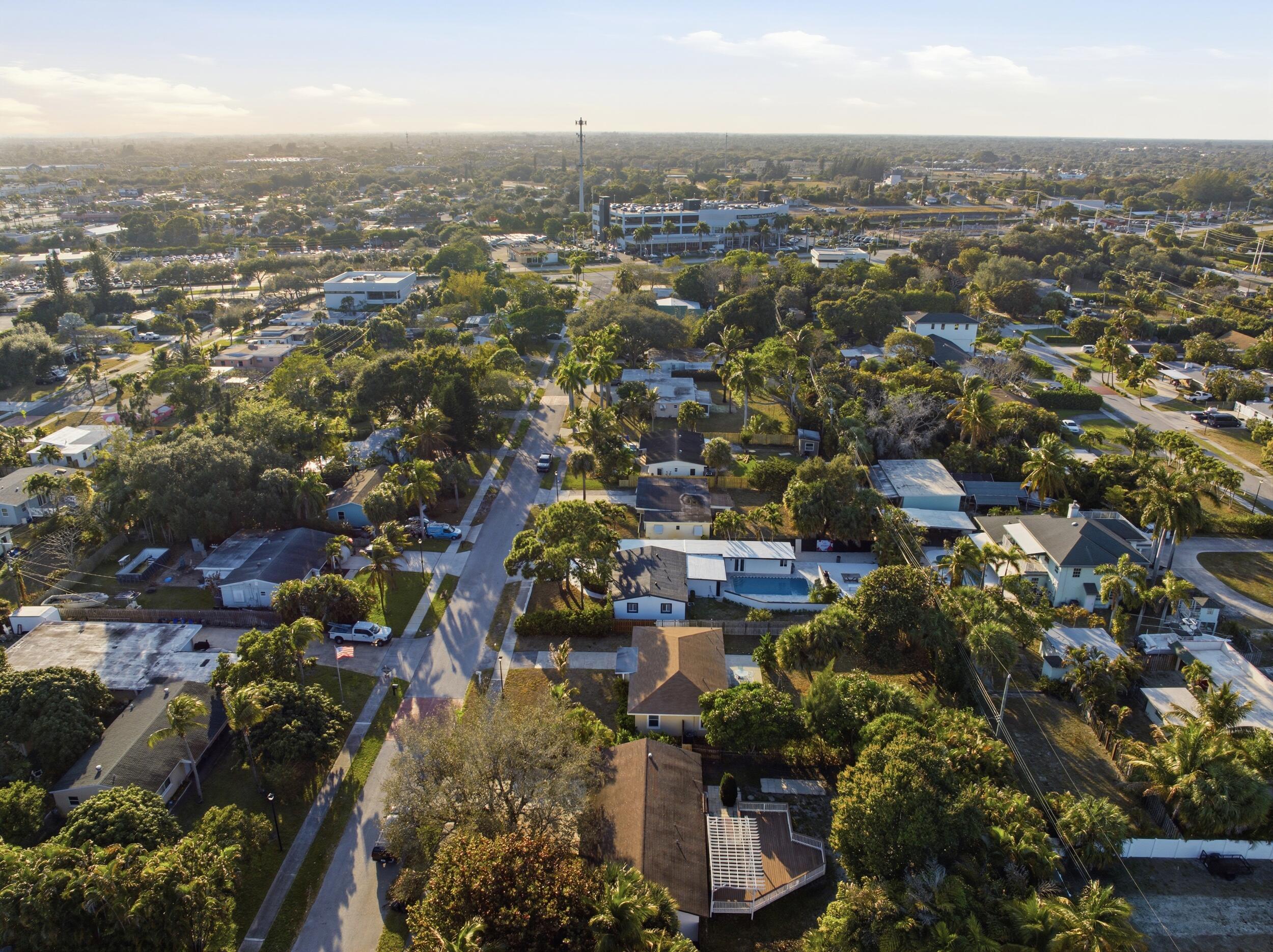 LAKE PARK MANOR - Residential Lease