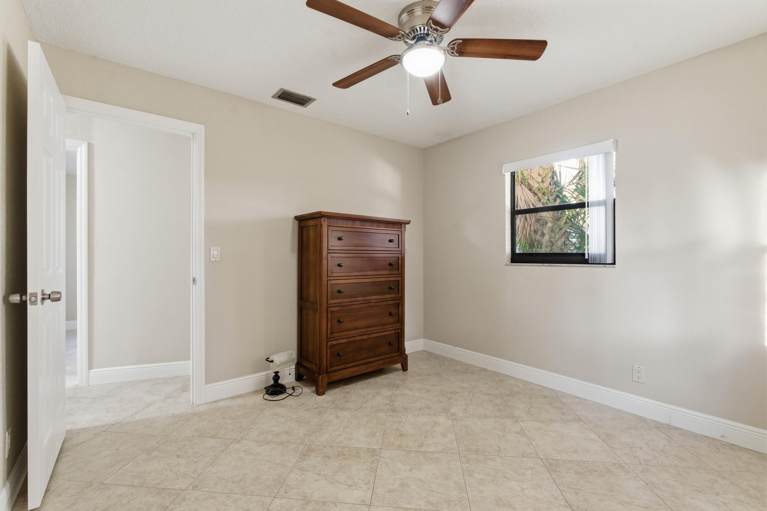 LAKE PARK MANOR - Residential Lease