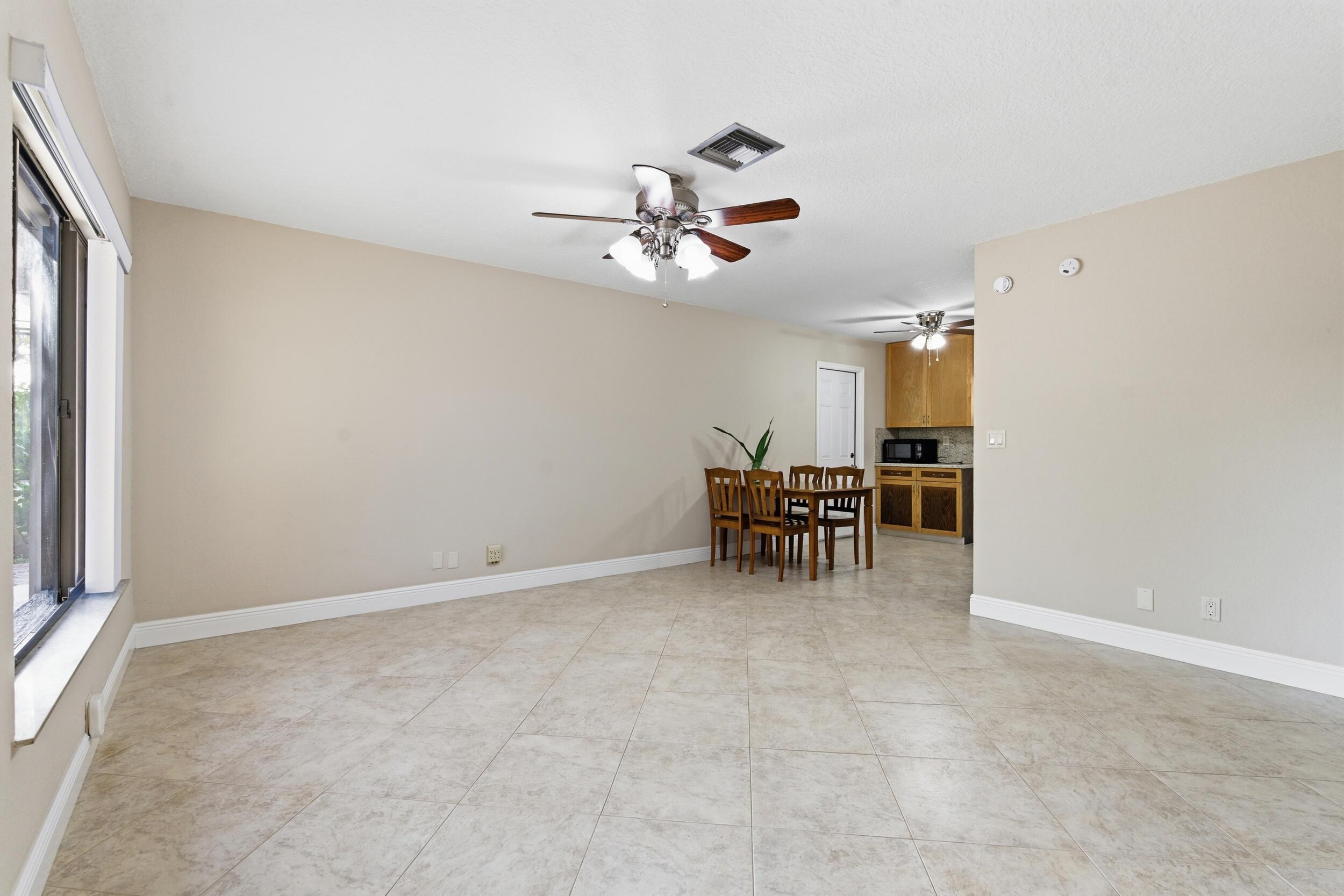 LAKE PARK MANOR - Residential Lease