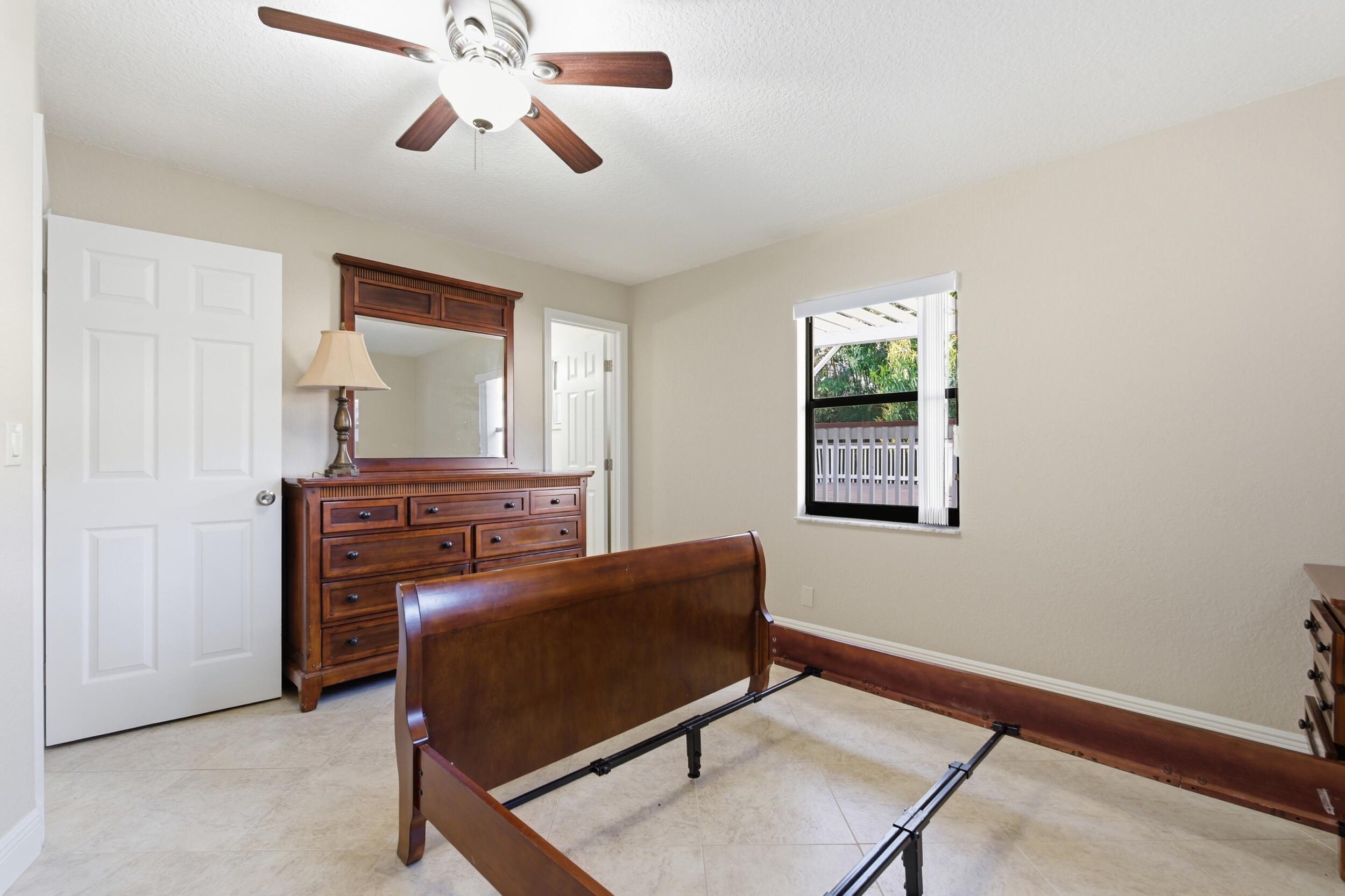 LAKE PARK MANOR - Residential Lease