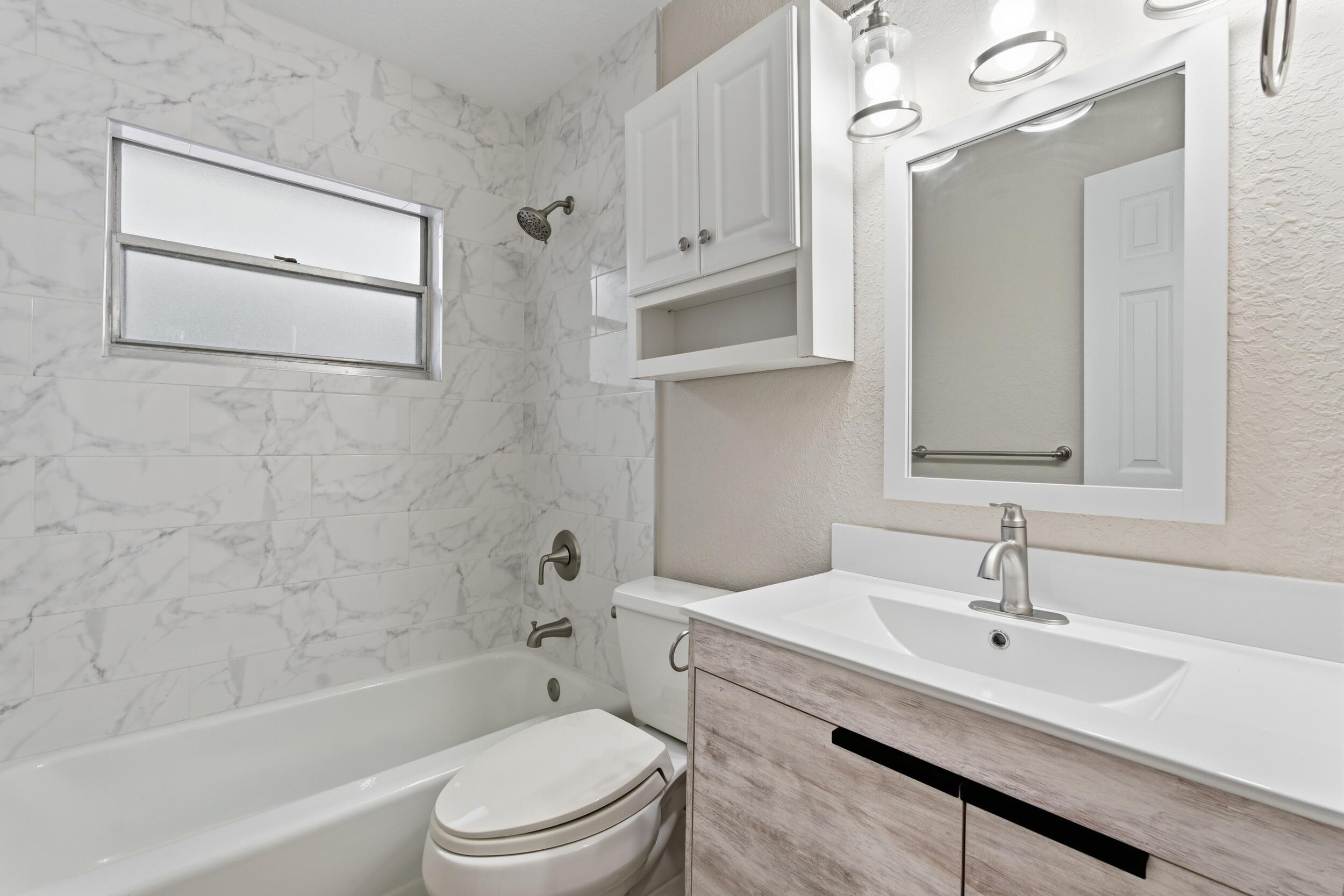 LAKE PARK MANOR - Residential Lease