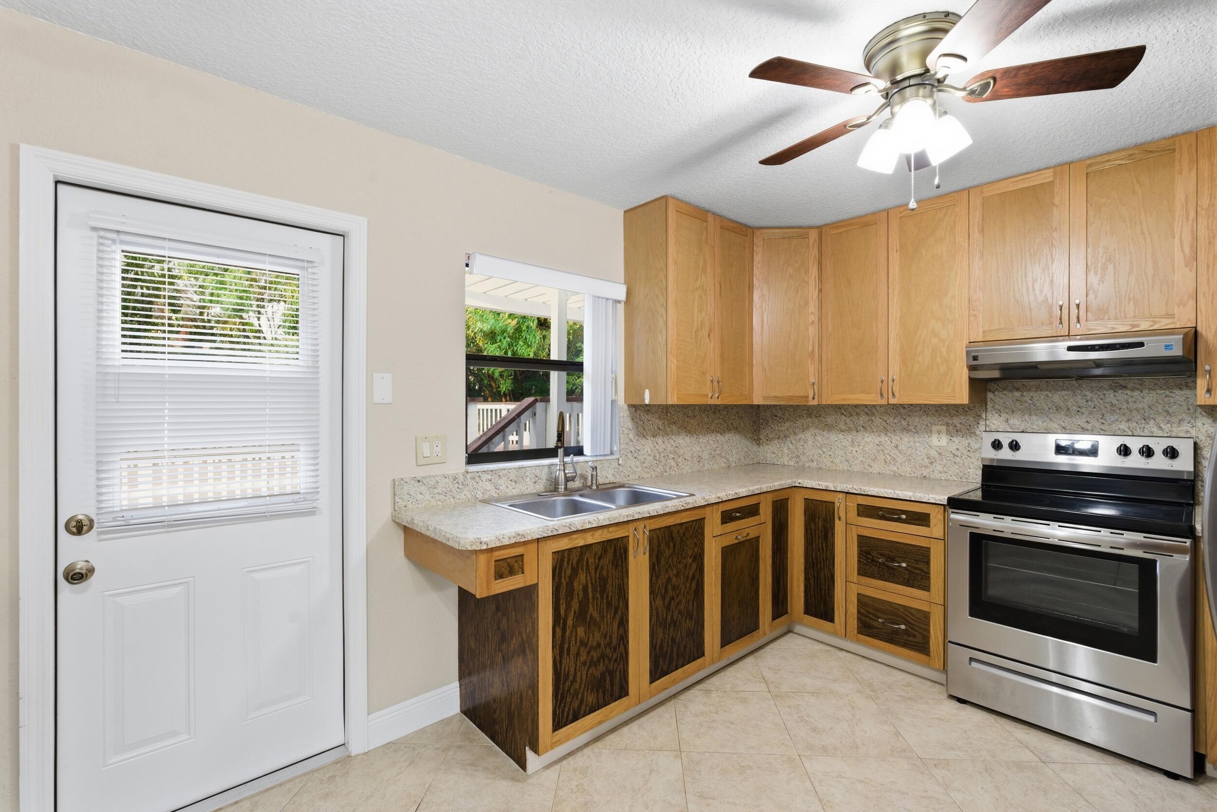 LAKE PARK MANOR - Residential Lease