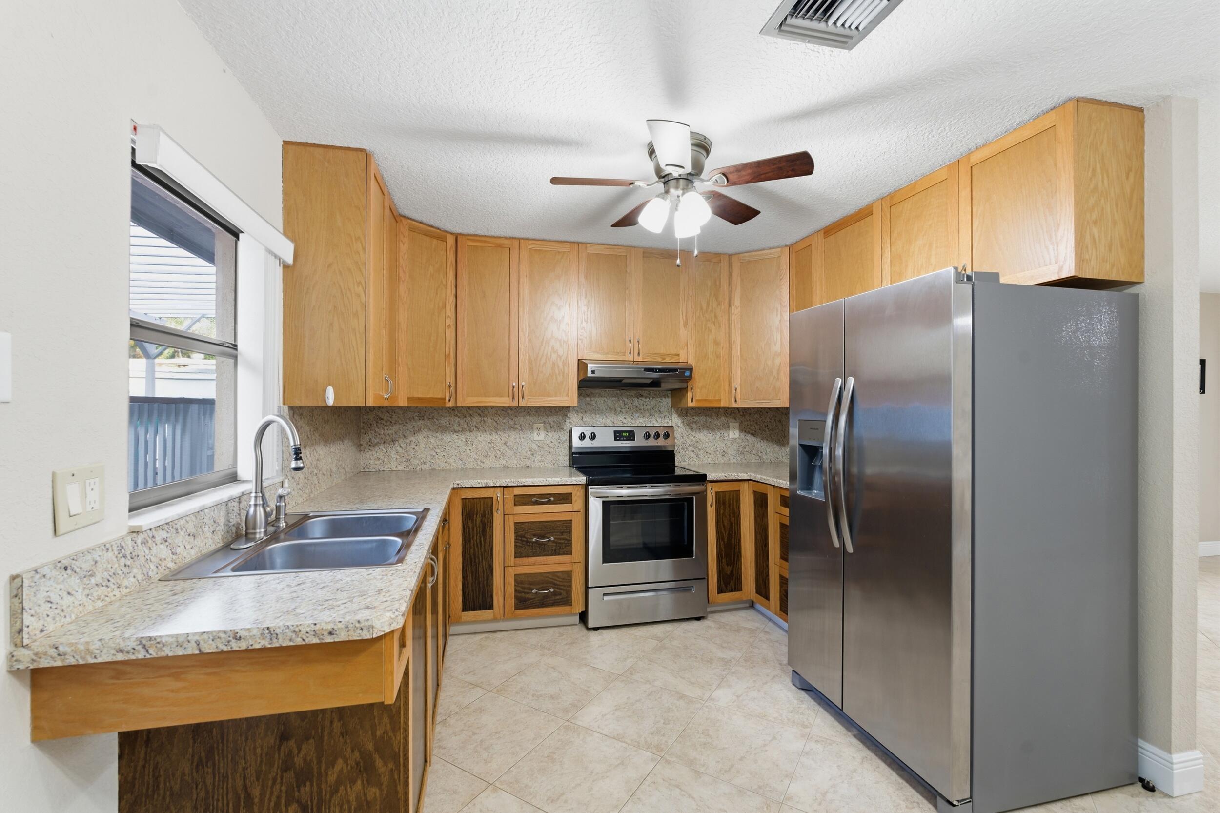 LAKE PARK MANOR - Residential Lease