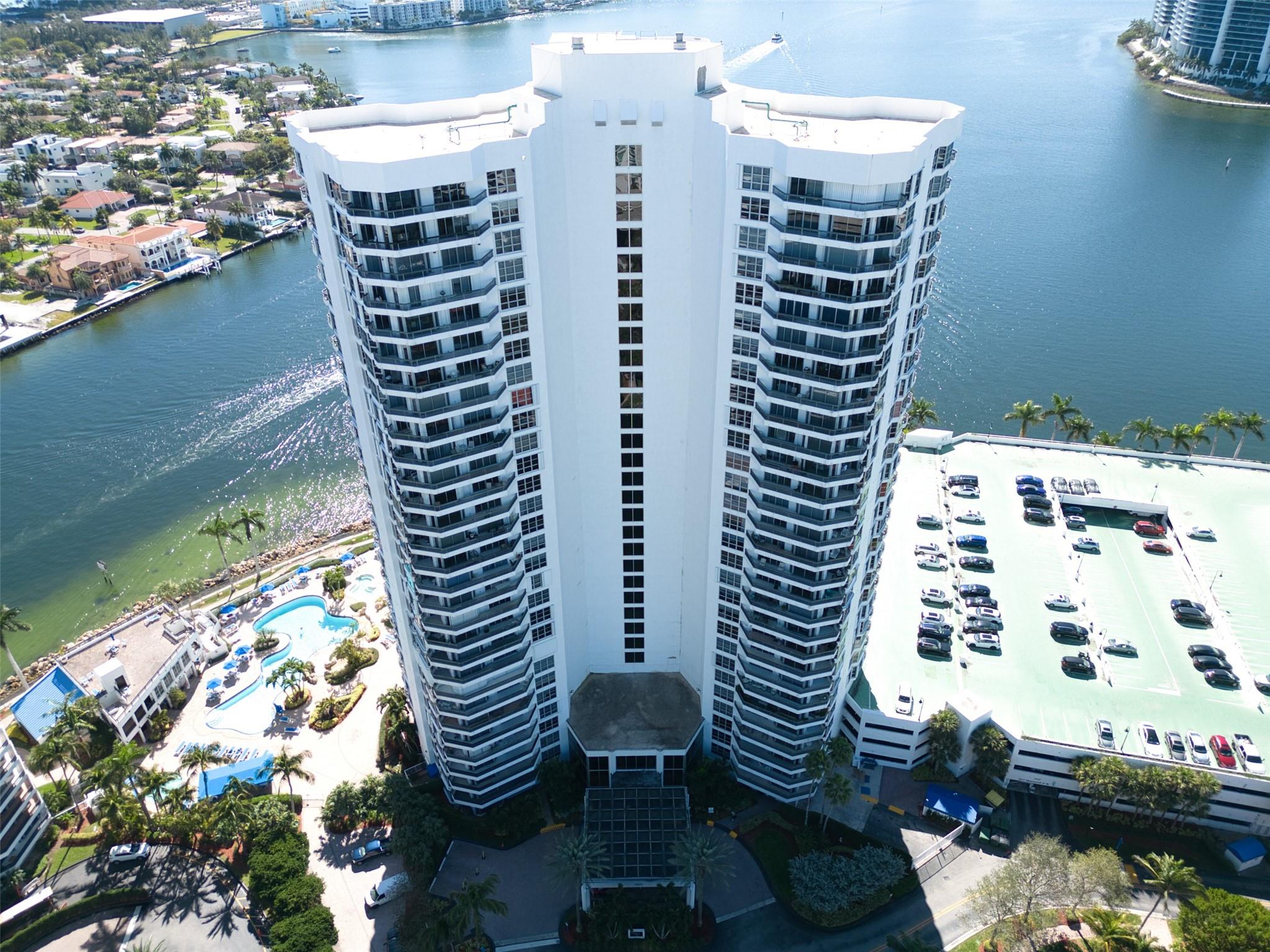 19101 MYSTIC POINTE DR 904, Aventura, FL, 33180/$349,000 2 19101 MYSTIC POINTE DR 904