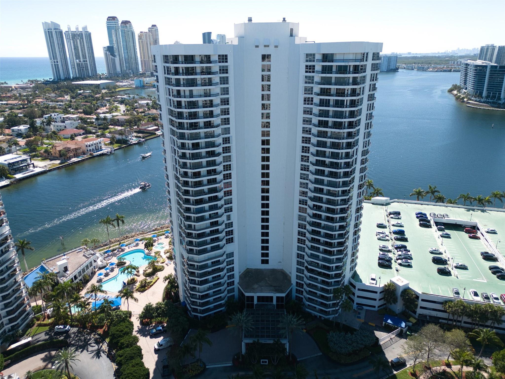 19101 MYSTIC POINTE DR 904, Aventura, FL, 33180/$349,000 1 19101 MYSTIC POINTE DR 904