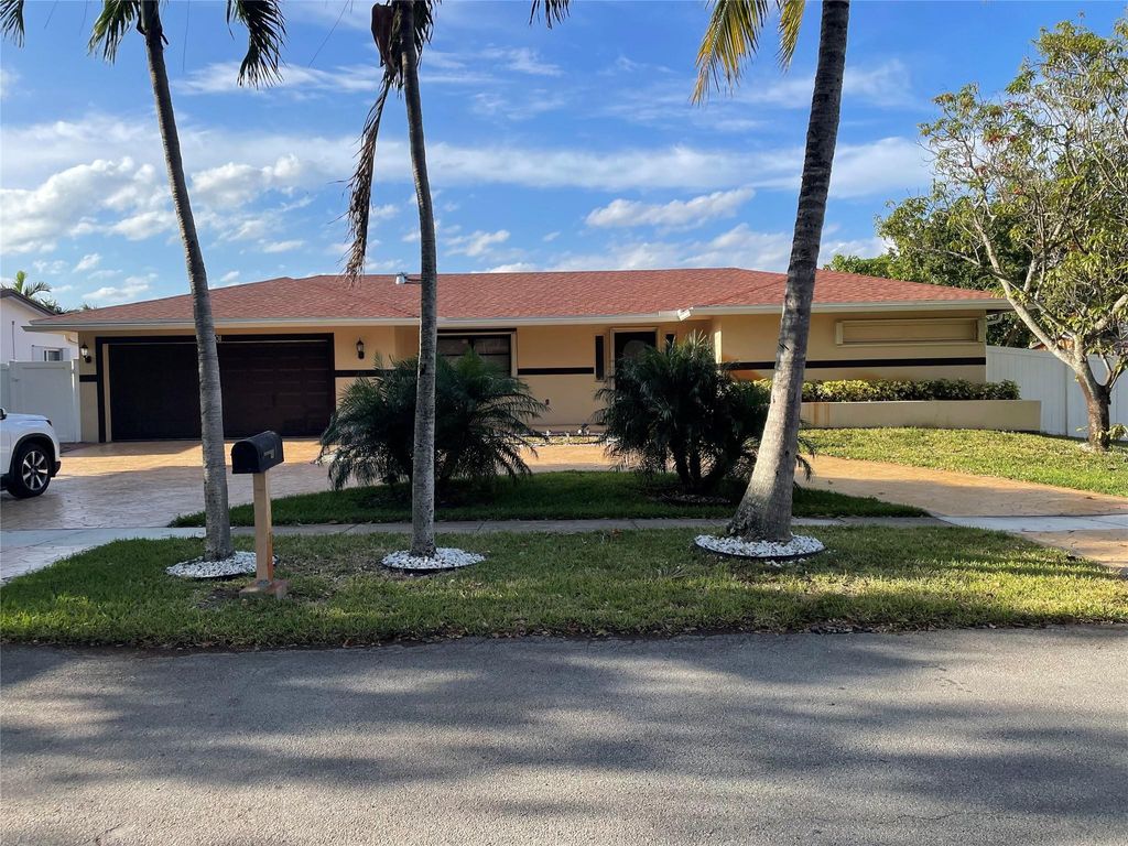 Photo of 11901 NW 15th Street, Pembroke Pines, FL 33026 (MLS # F10550219)