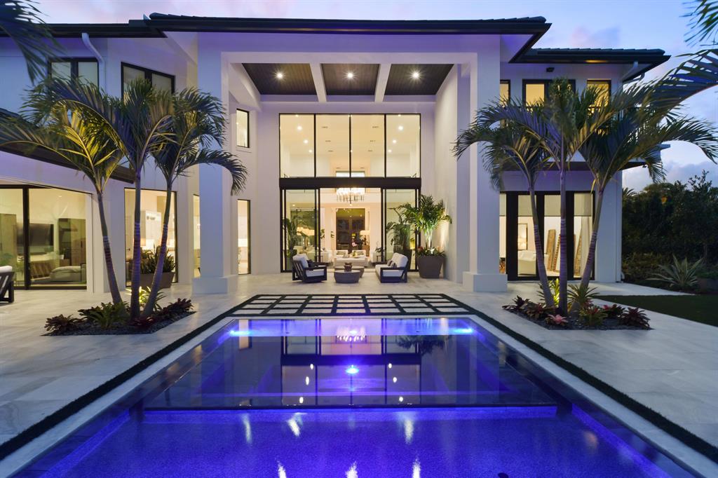 ADMIRALS COVE - Residential