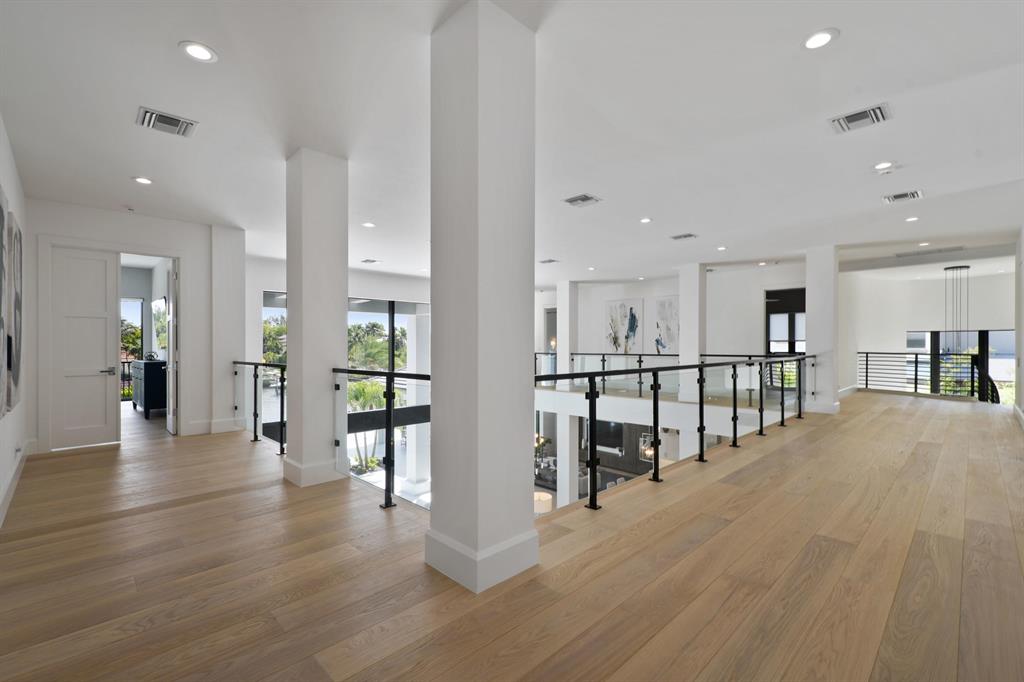 ADMIRALS COVE - Residential