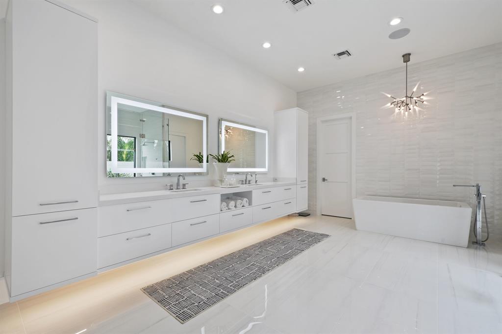 ADMIRALS COVE - Residential