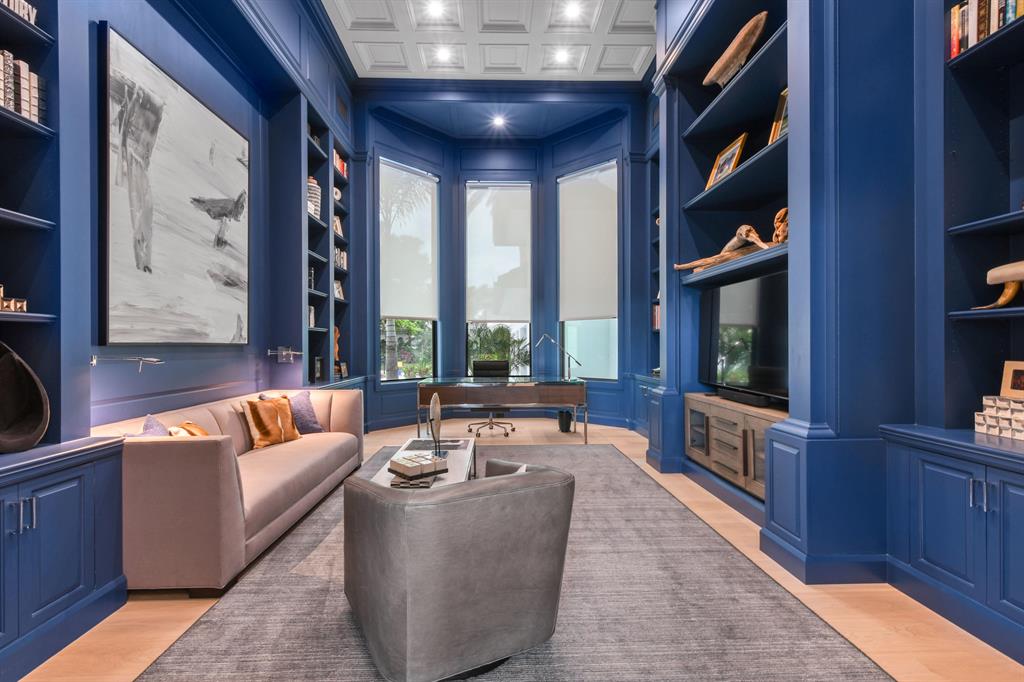 ADMIRALS COVE - Residential