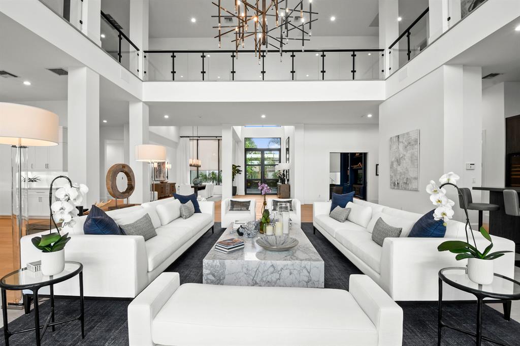 ADMIRALS COVE - Residential