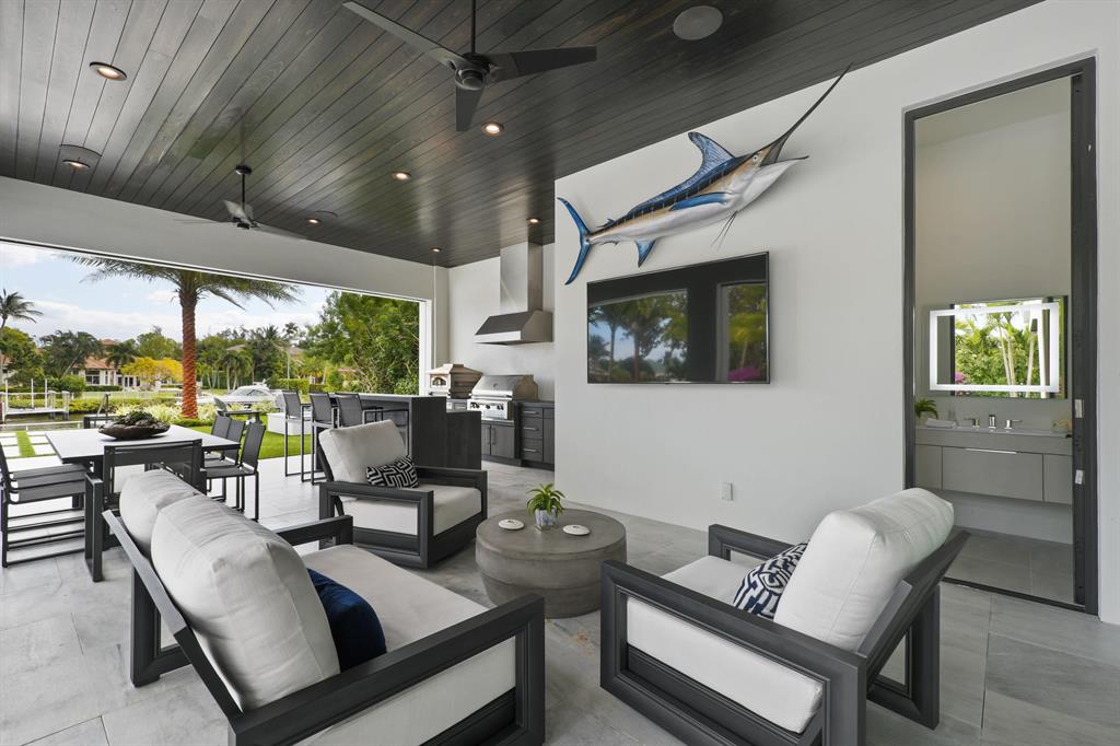 ADMIRALS COVE - Residential