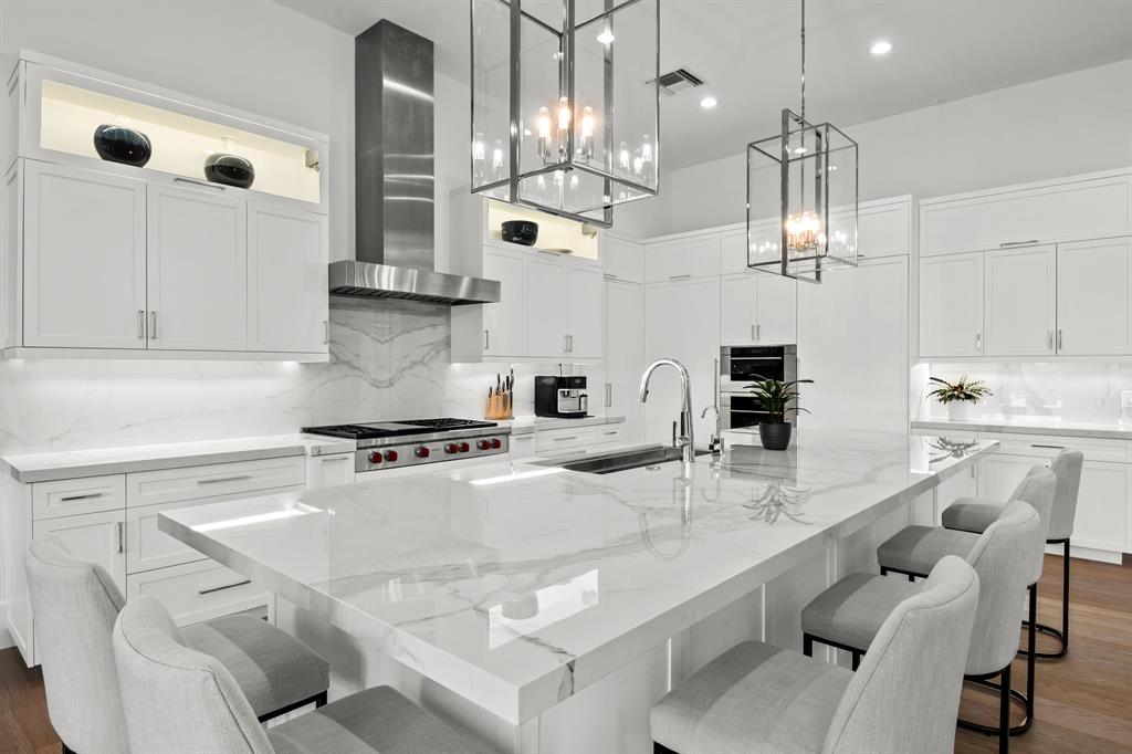 ADMIRALS COVE - Residential